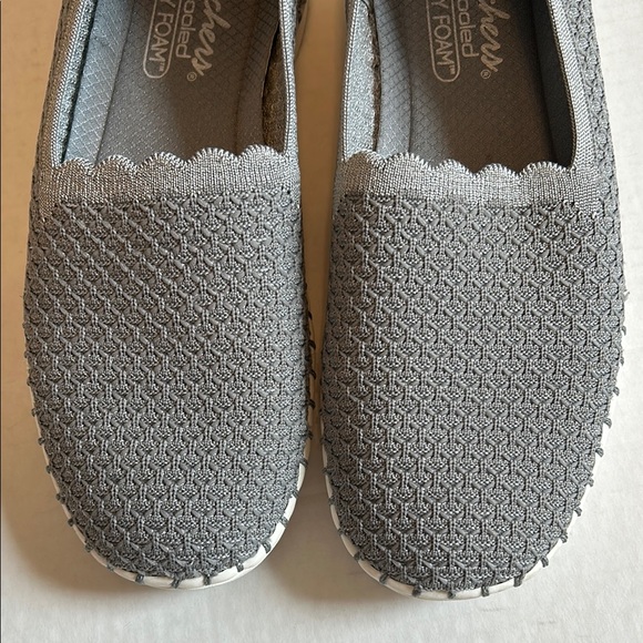 Stylish Gray Slip-On Shoes - Picture 4 of 10